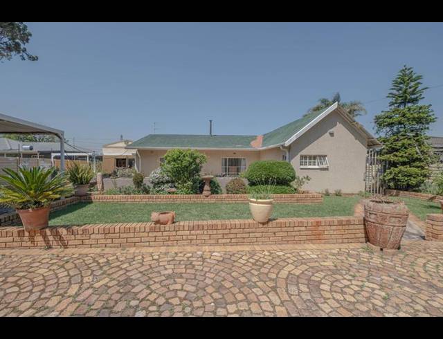 4 BEDROOM HOUSE FOR SALE IN WYCHWOOD